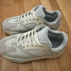 Yeezy Boost 700 Analog White